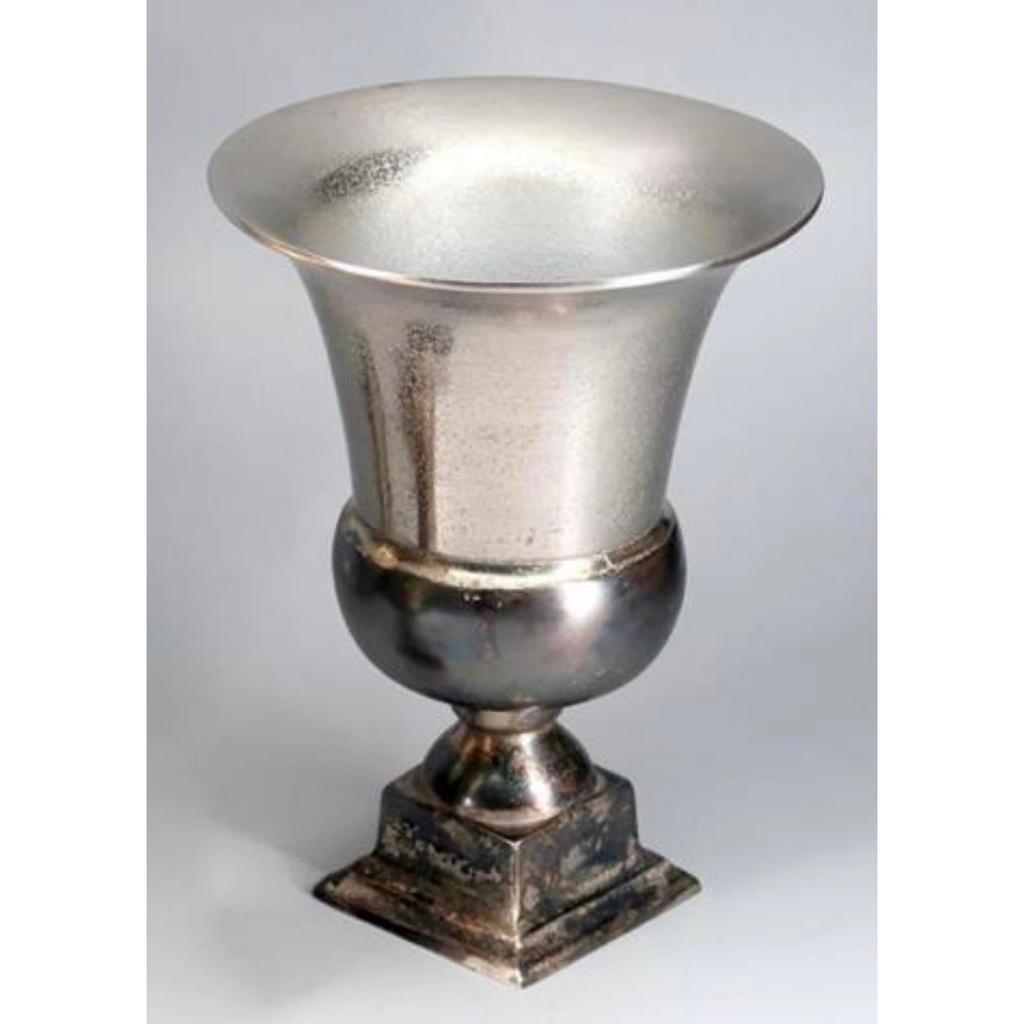 ואזה בעיצוב יוקרתי עשויה BRASS בגוון כסוף 32X24X24