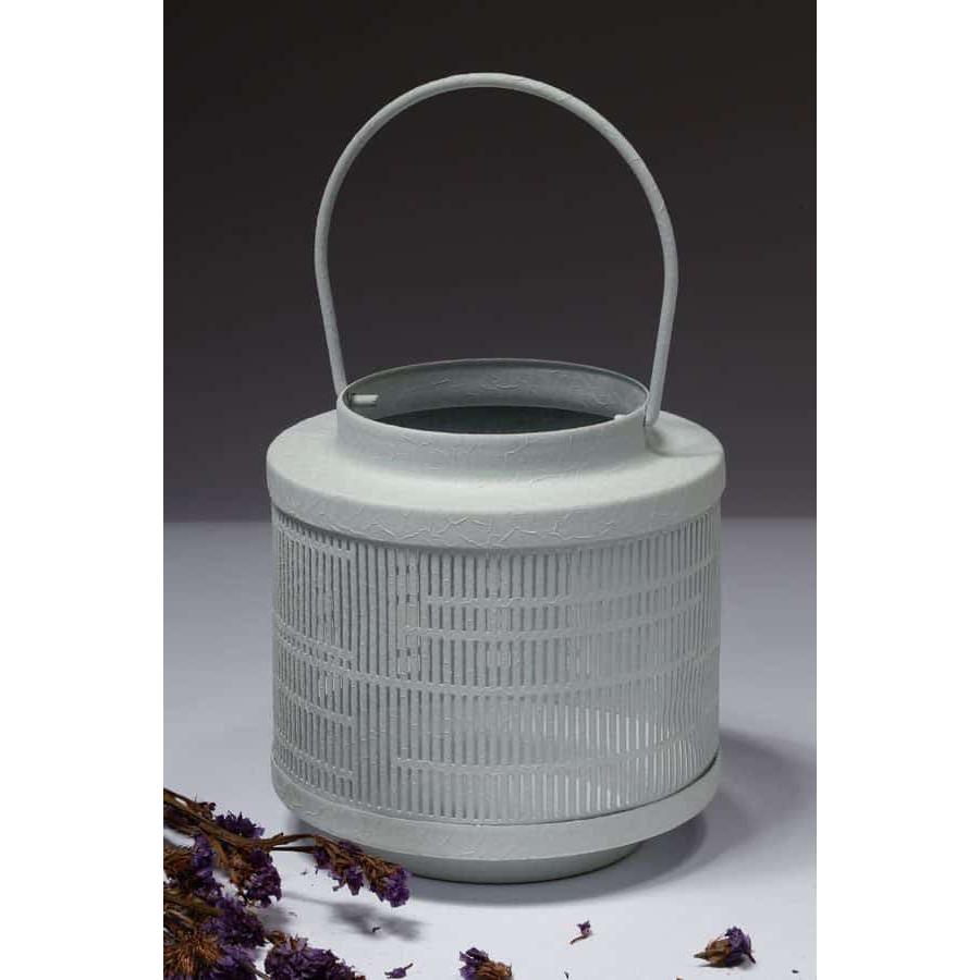 מעמד לנר עשוי מתכת בעיצוב מיוחד בצבע לבן