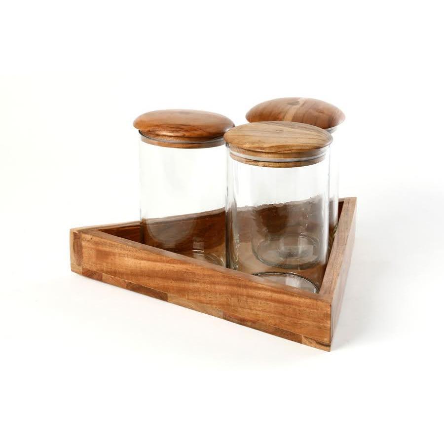 סט 3 צנצנות אחסון עשויות זכוכית בשילוב מכסה ומגש משולש מעץ