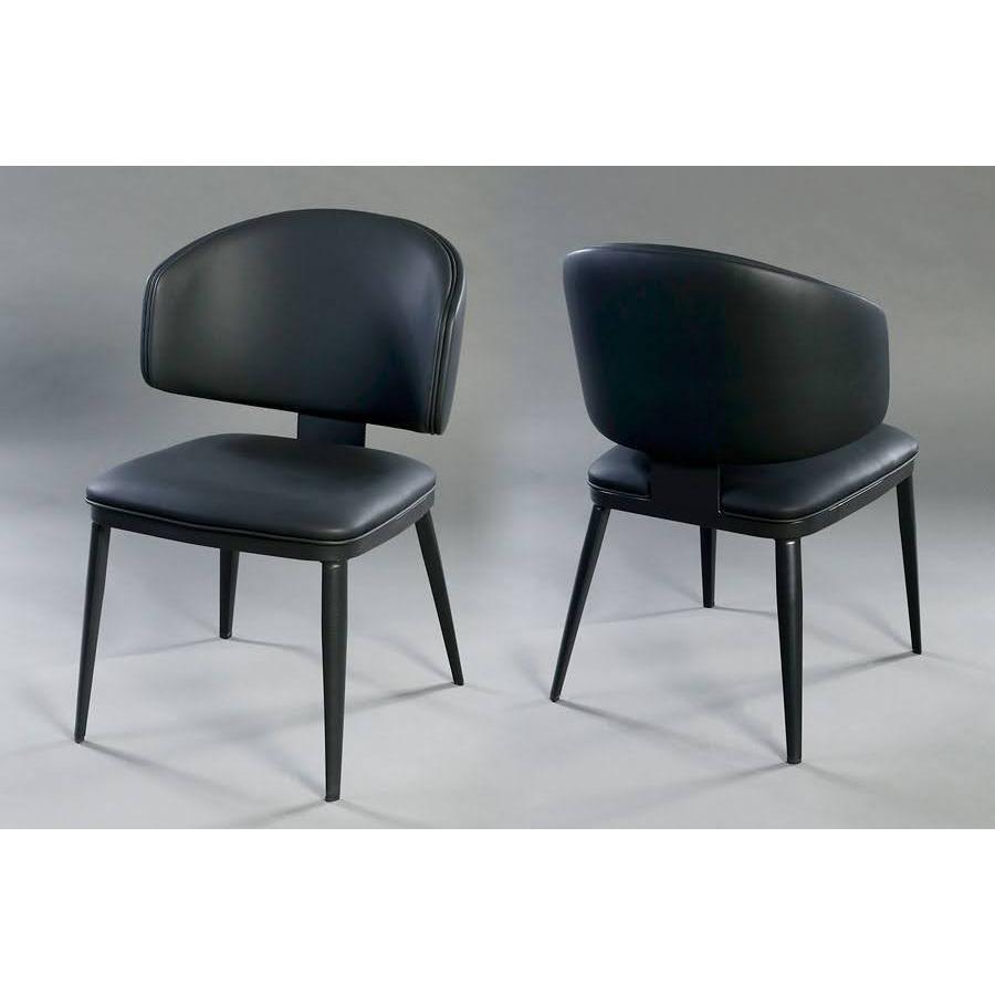 כיסא אוכל עשוי עור בצבע שחור בשילוב רגלי מתכת שחורות