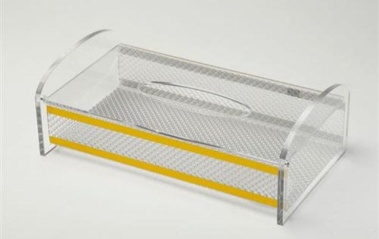 קופסא לטישו עשויה אקריליק מיוחד בשילוב פס זהב