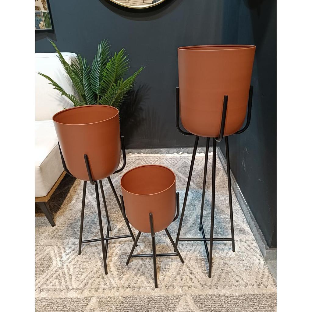 סט 3 מעמדים לעציצים עגולים עשויים מתכת בעיצוב יוקרתי