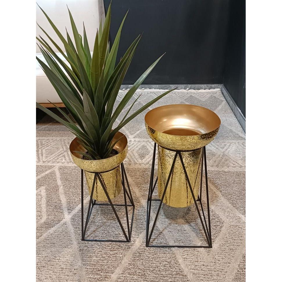 סט 2 מעמדים לעציצים בצבע זהב בשילוב רגלי מתכת שחורות