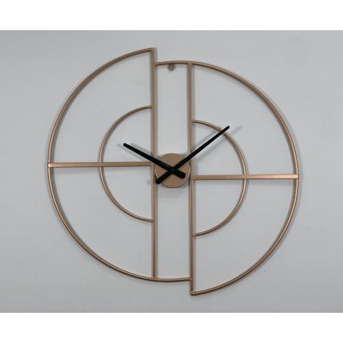 שעון קיר עשוי מתכת בצבע זהב יוקרתי בשילוב מחוגים שחורים