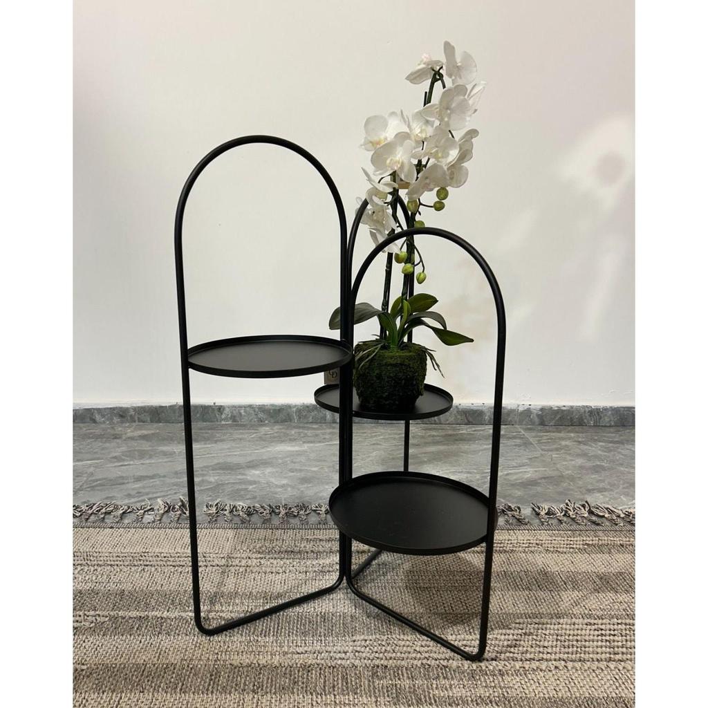 מעמד לעציצים עשוי מתכת בעיצוב מרשים בצבע שחור