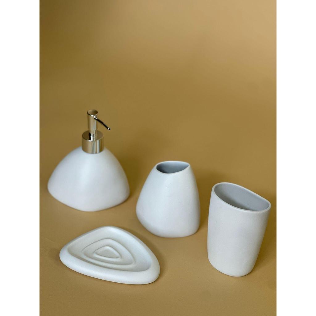 סט אמבטיה ומקלחת 4 חלקים בעיצוב ייחודי בצבע לבן