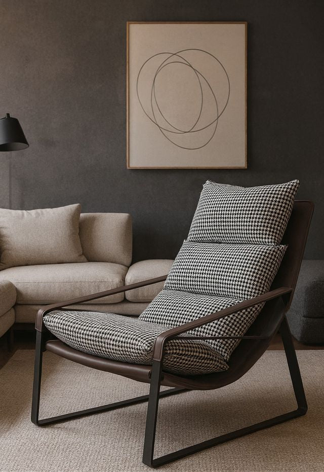 כורסא מעוצבת בגווני שחור לב בשילוב רגליים מיוחדות