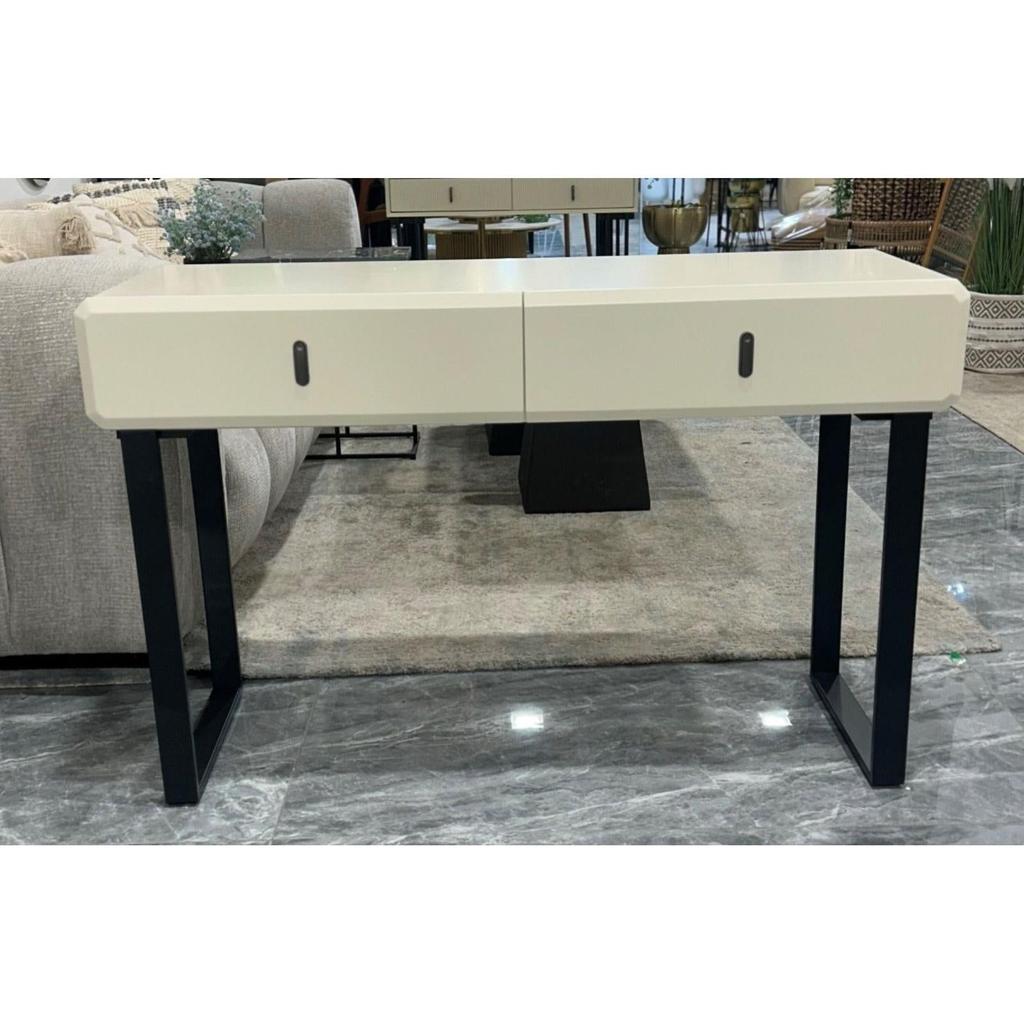 קונסולה יוקרתית בשילוב 2 מגירות בגווני בז' ושחור - בי יוניק - עיצוב הבית