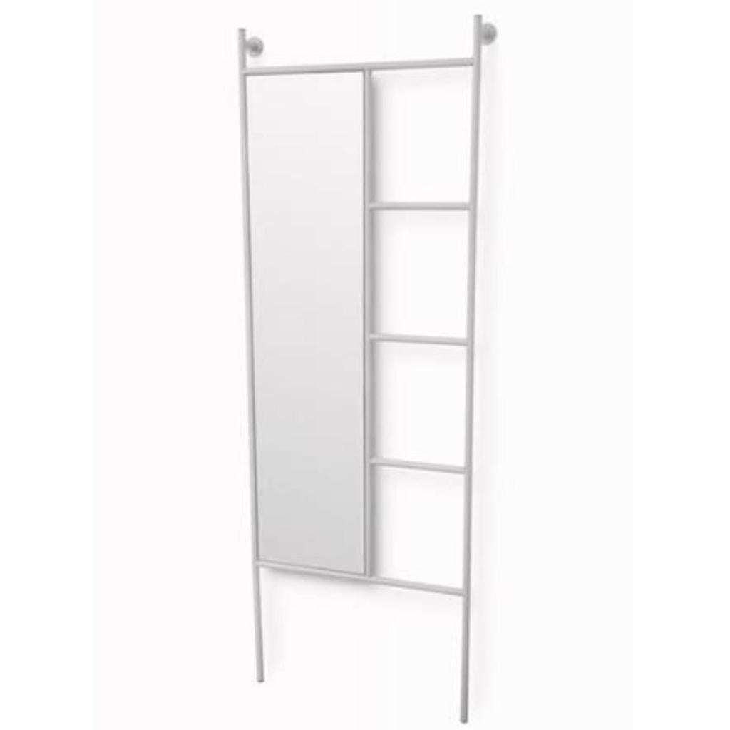 מראת גוף ושילוב סולם מתכת בצבע לבן 185X65X8.5 ס”מ