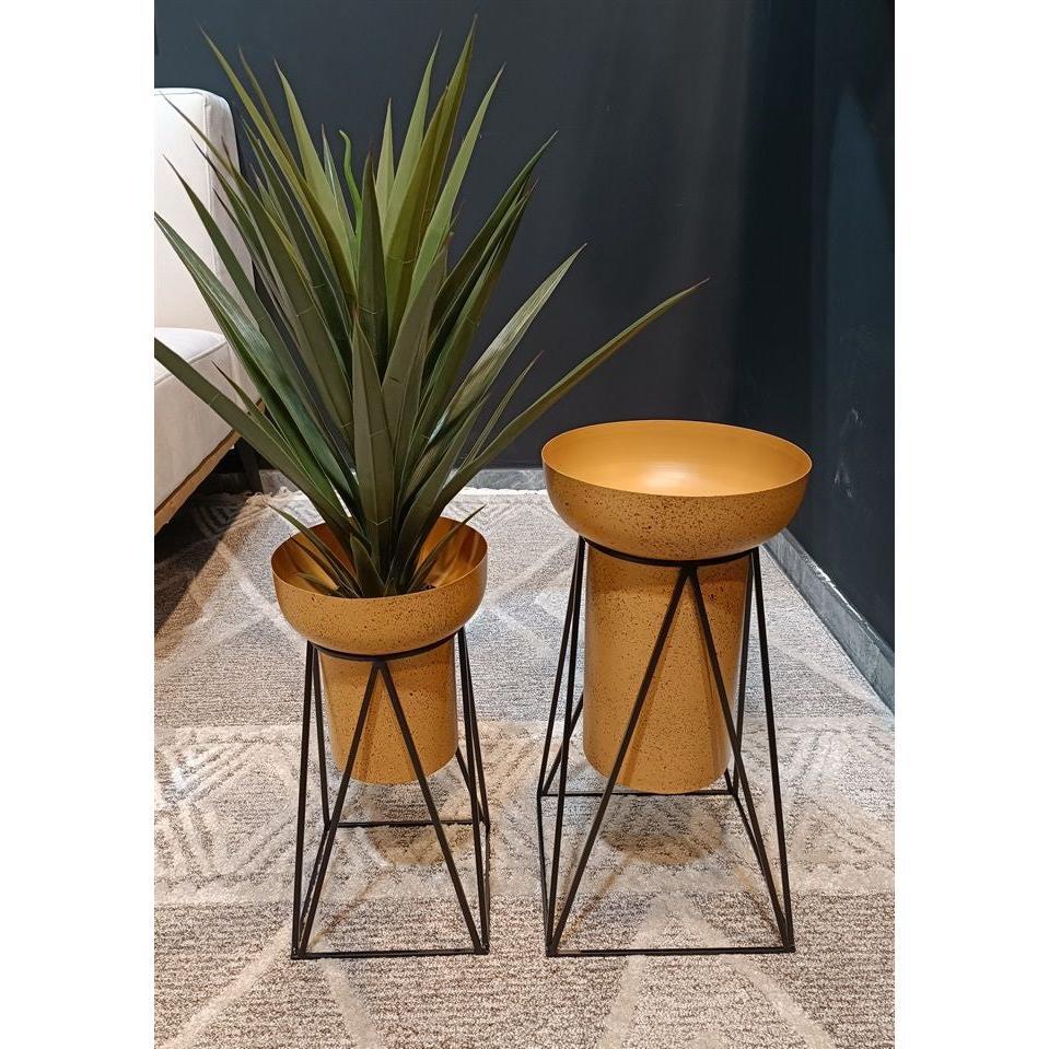 סט 2 מעמדים לעציצים בצבע קאמל בשילוב רגלי מתכת שחורות