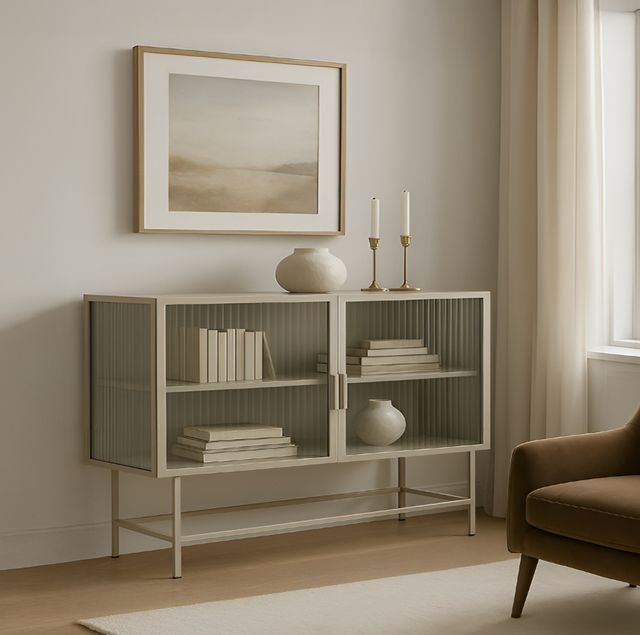 קונסולה דגם דובאי עשויה מתכת בצבע שמנת בשילוב דלתות זכוכית