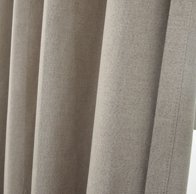 וילון השחלה דגם יעל עשוי פוליאסטר בצבע חום קפה