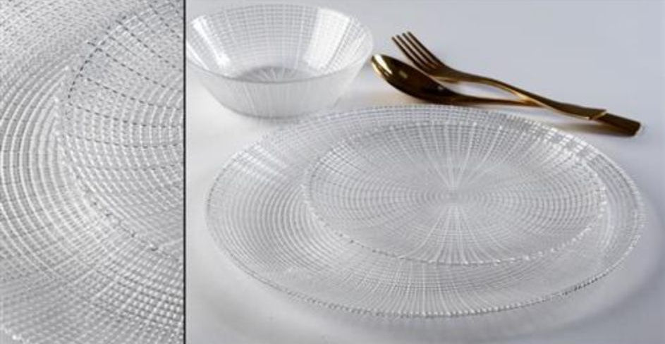 סט צלחות 18 חלקים עשוי זכוכית שקופה מהודרת