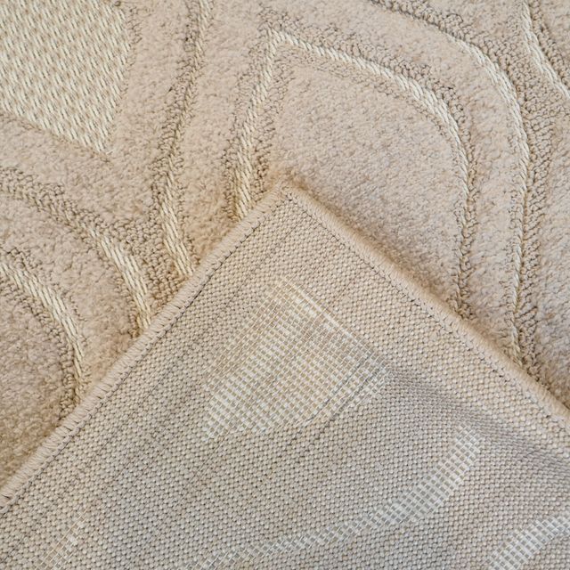 שטיח דגם קיארה עשוי פוליאסטר בעיצוב מרהיב - בי יוניק - עיצוב הבית