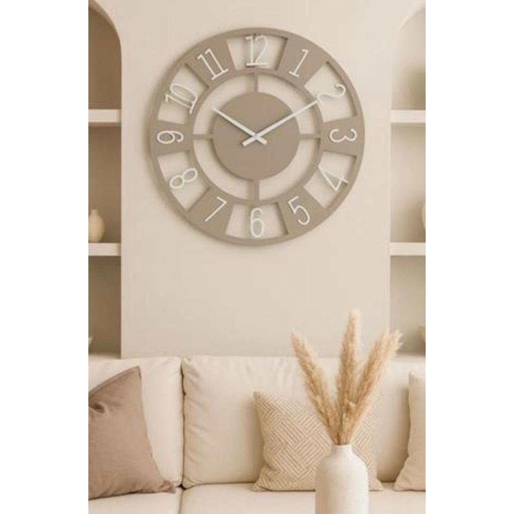 שעון קיר בצבע מוקה בשילוב מספרים בגוון לבן 80X80X3.5 ס"מ