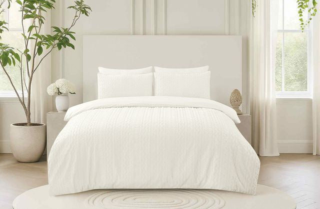 סט מצעים דגם חואן עשוי סאטן אל קמט בצבע שמנת