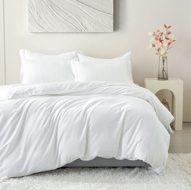 סט מצעים דגם אנדראה עשוי כותנה בגוון לבן יוקרתי