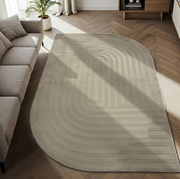 שטיח אסימטרי דגם נטליה עשוי פרווה דקה בצבע אבן