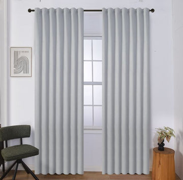 וילון השחלה דגם יעל עשוי פוליאסטר בצבע אפור בהיר