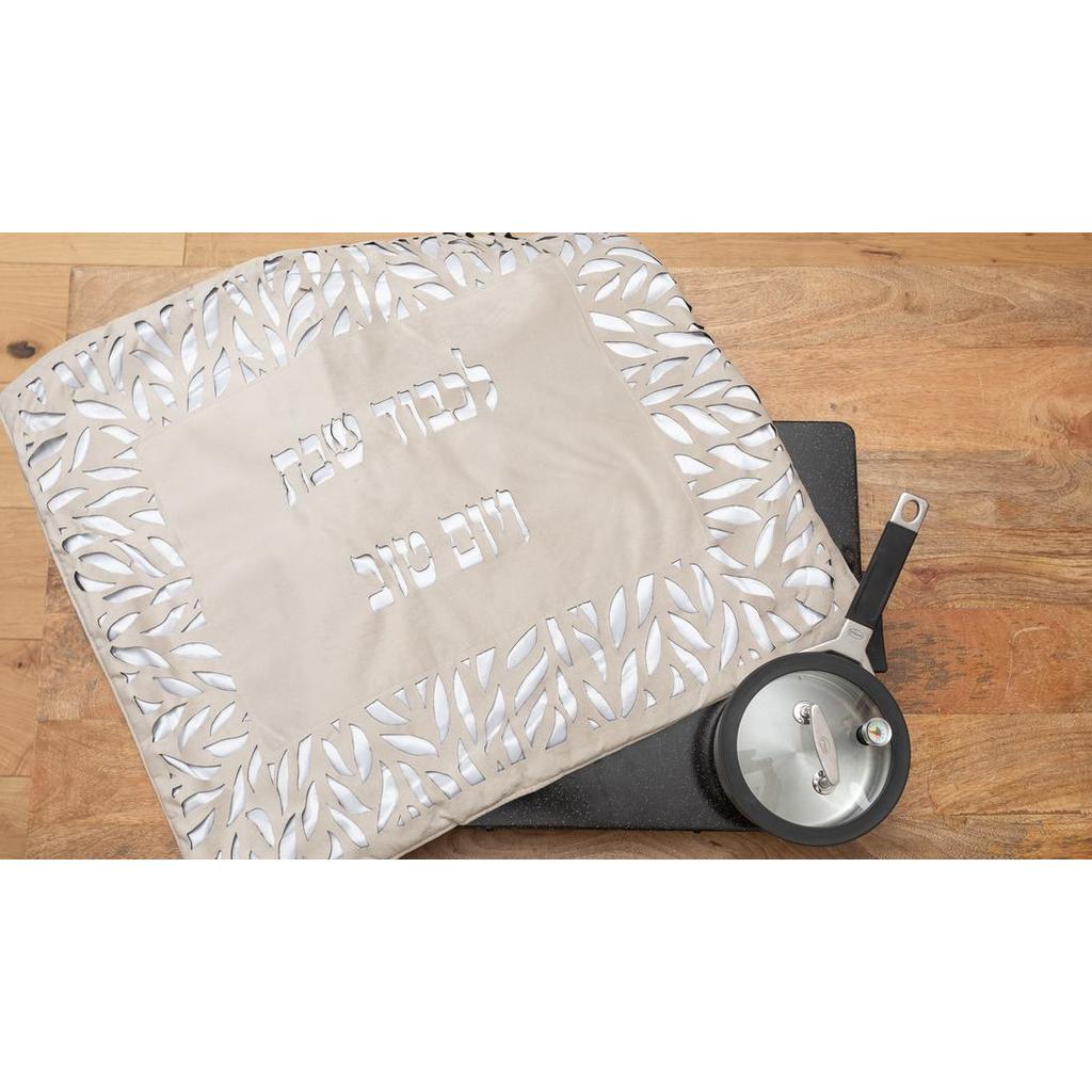 שושן – בז׳