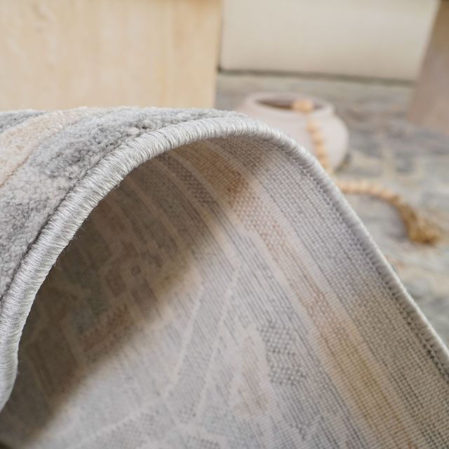 שטיח סלון דגם אלטה עשוי פוליאסטר בעיצוב יוקרתי