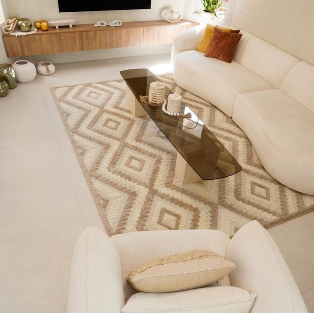 שטיח דגם קיארה עשוי פוליאסטר בעיצוב מודרני