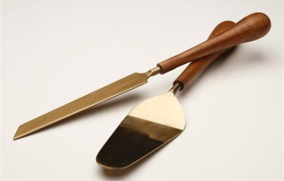 סט הגשה לעוגה כף + סכין בעיצוב ידית עץ מרשימה