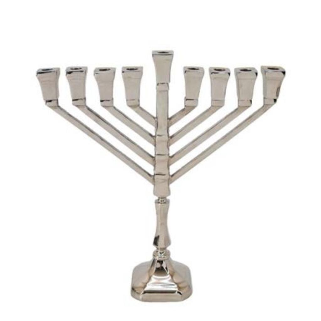 חנוכיה עשויה BRASS בגוון כסוף מיוחד 35X10X39 ס"מ