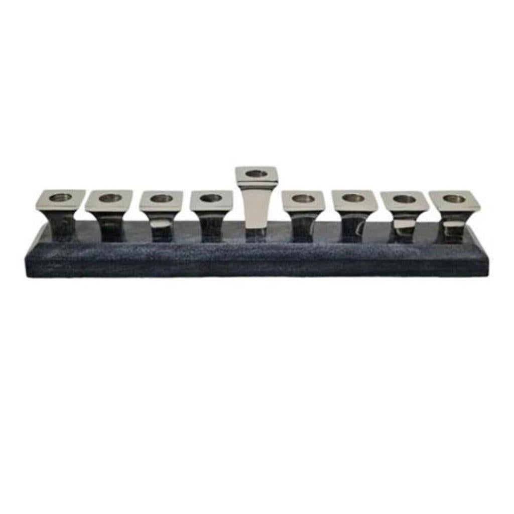 חנוכיה עשויה בסיס שיש כהה ושילוב BRASS כסוף 40X10X6.5 ס"מ