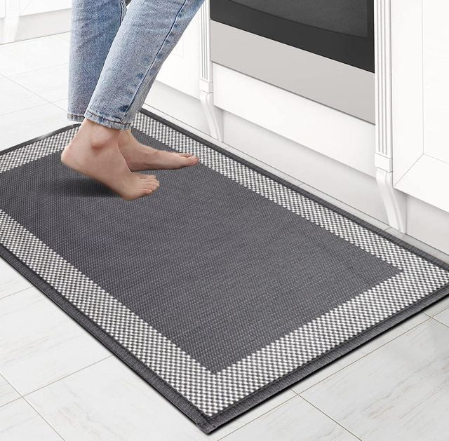 שטיח דגם קנקון עשוי פוליאסטר בצבע שחור