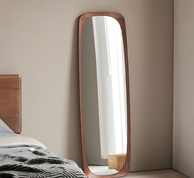 מראת גוף דגם בולד עשויה מסגרת עץ בצבע חום אגוז יוקרתי