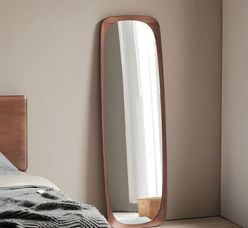 מראת גוף דגם בולד עשויה מסגרת עץ בצבע חום אגוז יוקרתי