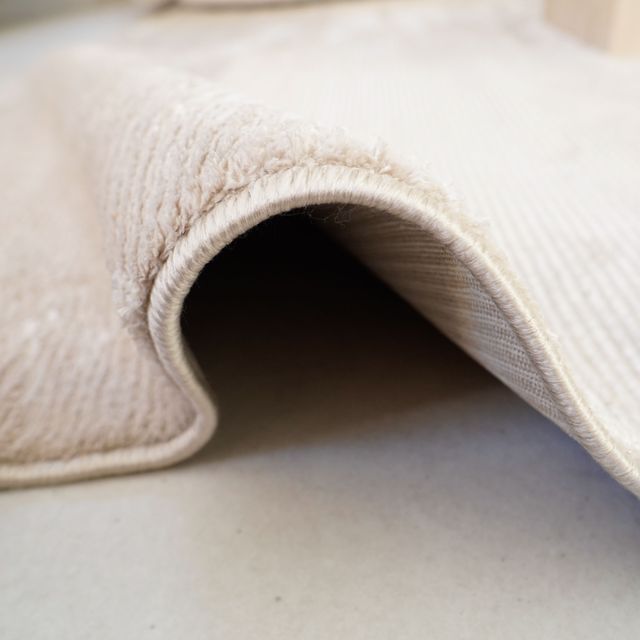 שטיח לסלון דגם קנדיס עשוי פוליאסטר יוקרתי