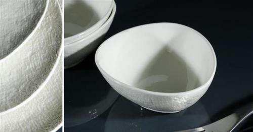 כלי שולחן פורצלן NEW BONE CHINA SIMPEL – לבן ושחור – בול פצוחים לבן 12X11X5