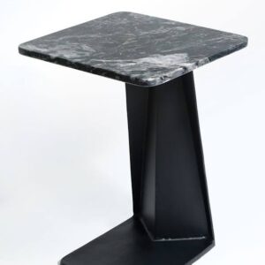 נשכן שולחן צד עשוי פלטת שיש בגוון שחור ורגל שחורה