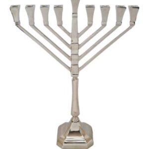 חנוכיה יוקרתית עשויה BRASS בגוון כסף מבריק 70X55X19 ס"מ